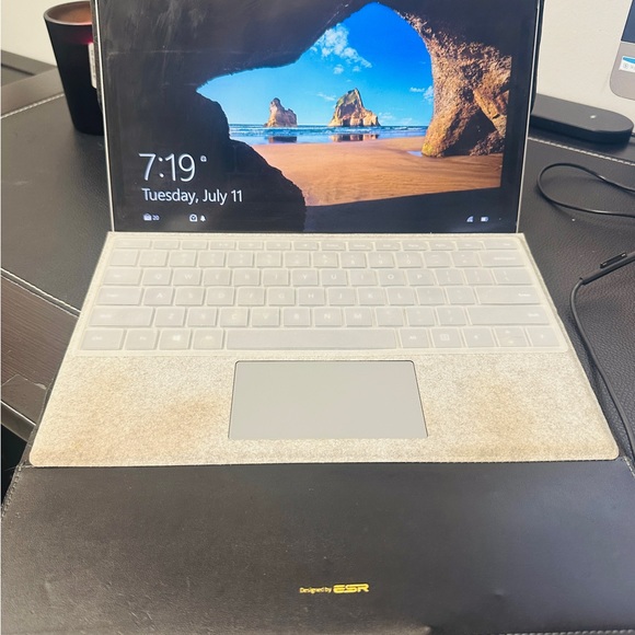 Surface Pro 4 Bundle - Picture 2 of 6